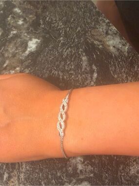 Genuine Diamond 925 Sterling Silver Infinity Bracelet 0.09 CTW 7.5”